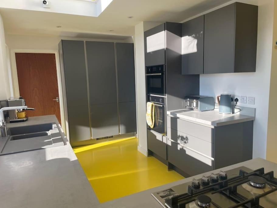 Stunning, Modern And Spacious House - Truro Ngoại thất bức ảnh